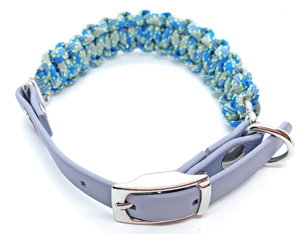 lavender colored waterproof collar